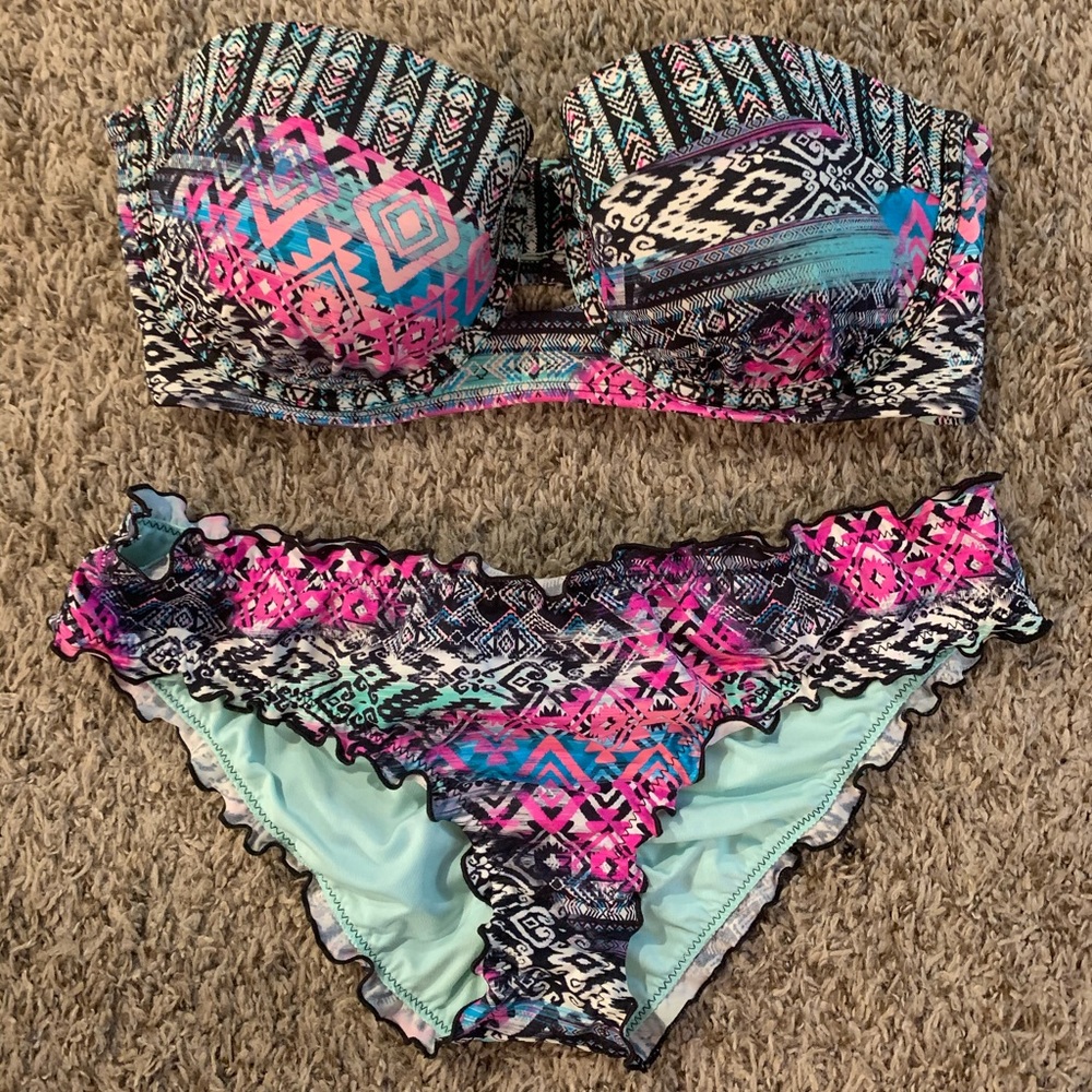 Macy’s Sundazed Bikini Size 36DD